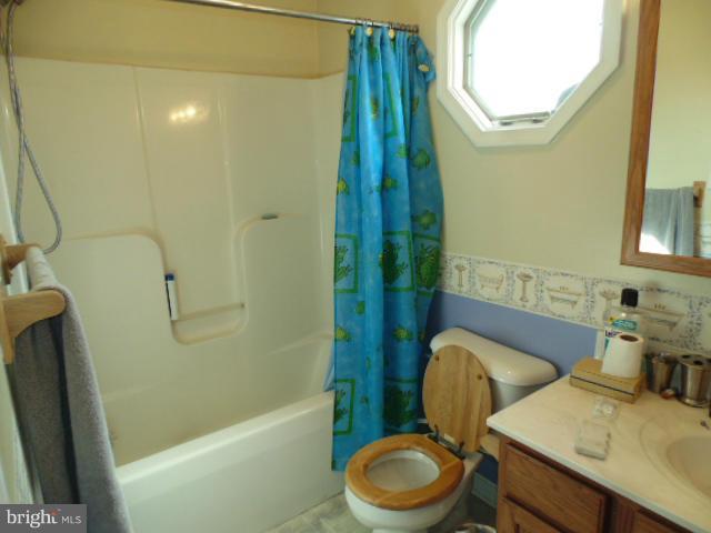 23529 School House Road Ruther Glen, VA 22546 - Photo 15 of 15 Bath