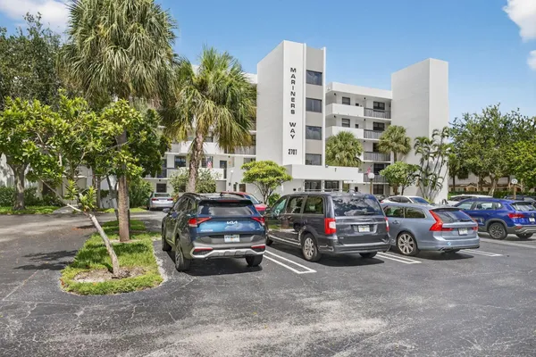 $344,900 | 2707 Northeast 14th Street Causeway, Unit 401, Pompano Beach, FL 33062