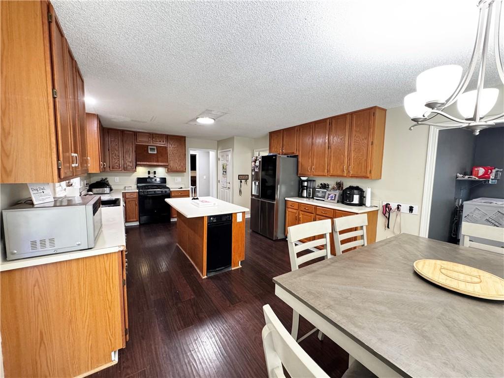 1890 Dovonshire Road Marietta, GA 30064 - Photo 7 of 26 Gallery Image 7