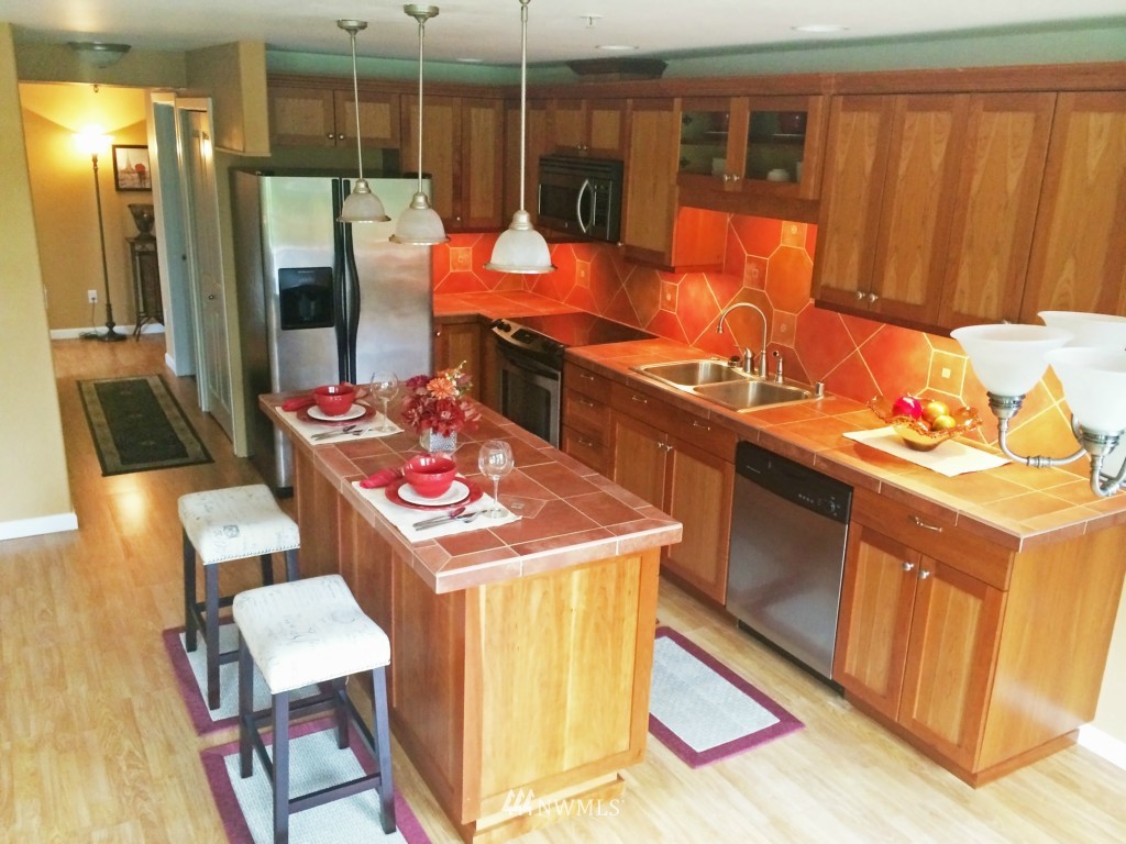 2522 Rucker Avenue, Unit 302 Everett, WA 98201 - Photo 1 of 13