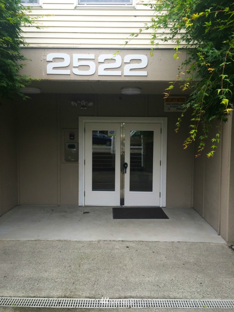 2522 Rucker Avenue, Unit 302 Everett, WA 98201 - Photo 3 of 13