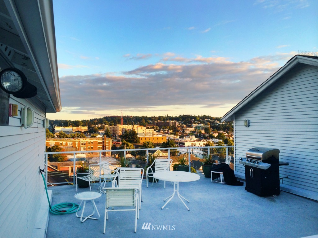 2522 Rucker Avenue, Unit 302 Everett, WA 98201 - Photo 4 of 13