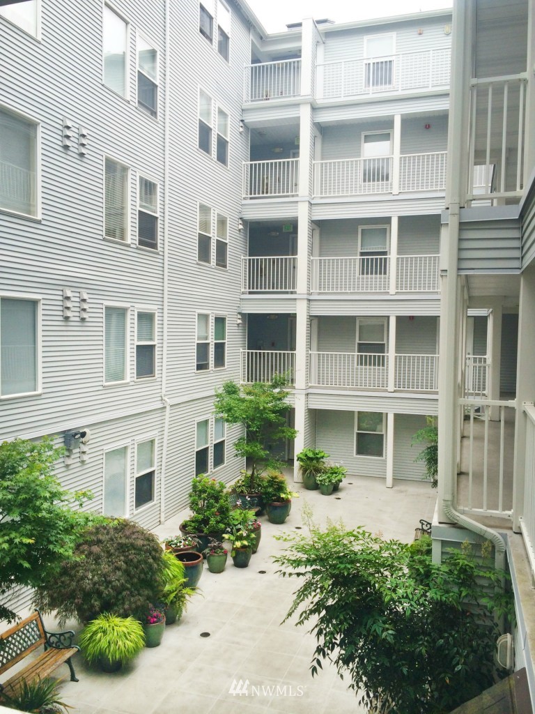 2522 Rucker Avenue, Unit 302 Everett, WA 98201 - Photo 6 of 13