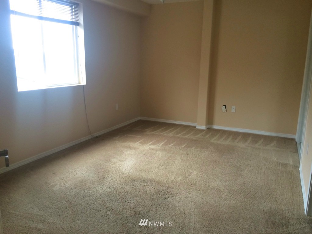 2522 Rucker Avenue, Unit 302 Everett, WA 98201 - Photo 9 of 13