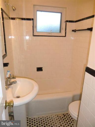3196 Plyers Mill Road Kensington, MD 20895 - Photo 13 of 16 Bath #2