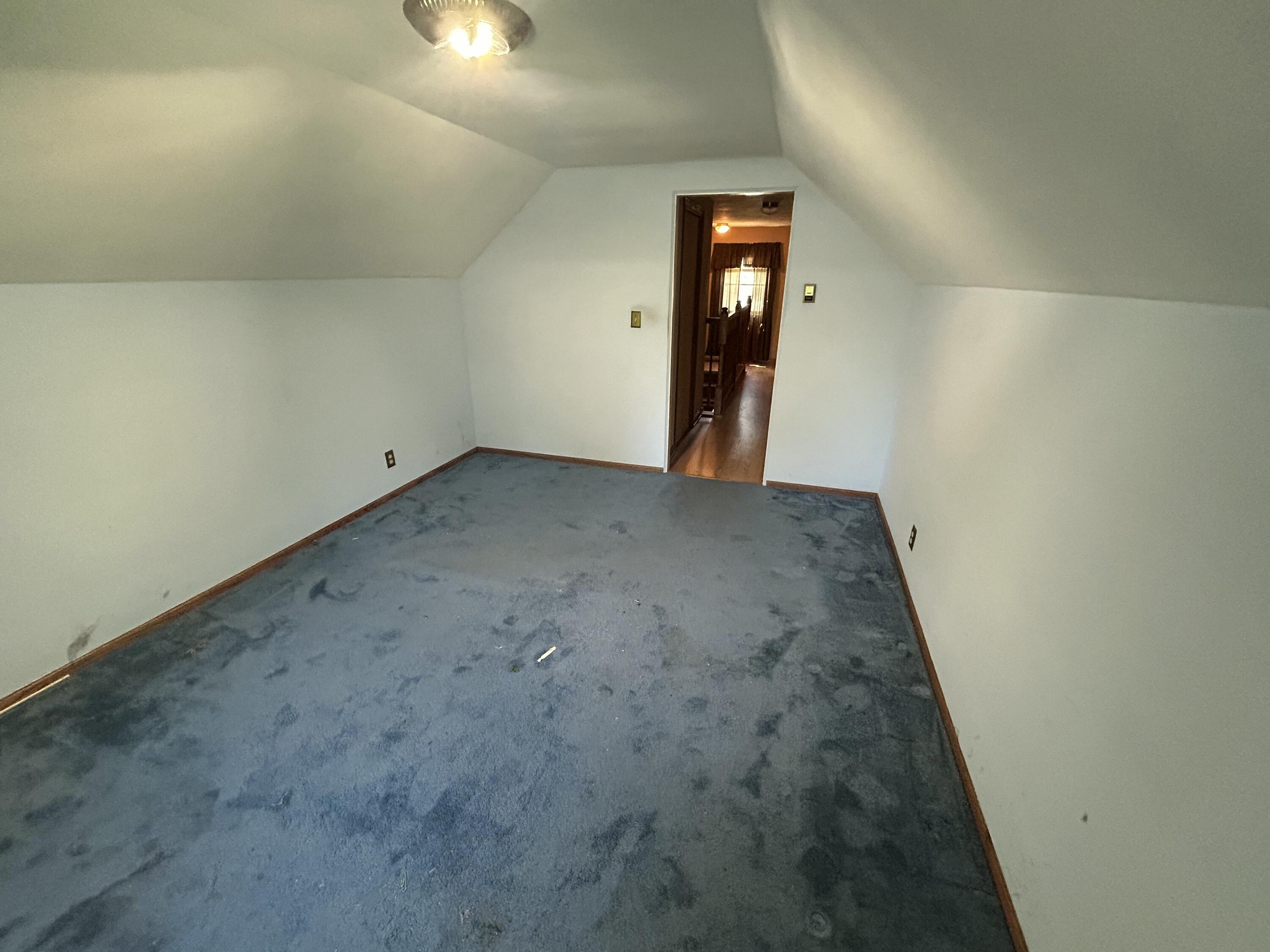 6845 Highway 31 Caledonia, WI 53402 - Photo 10 of 21 Upper bedroom
