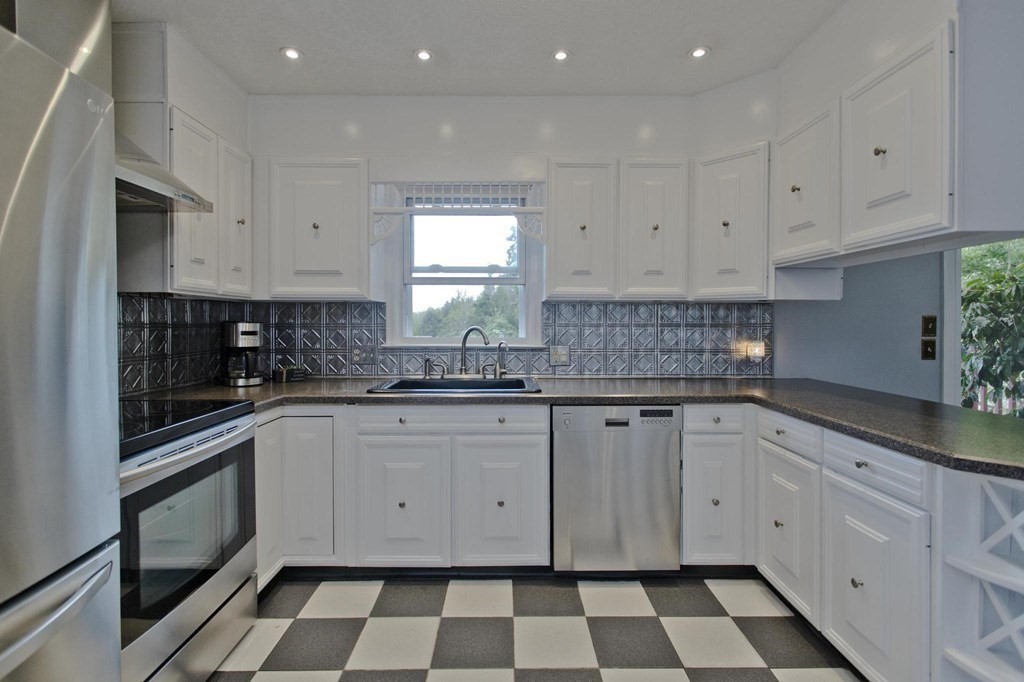 16 Pinnacle Road Monson, MA 01057 - Photo 7 of 37