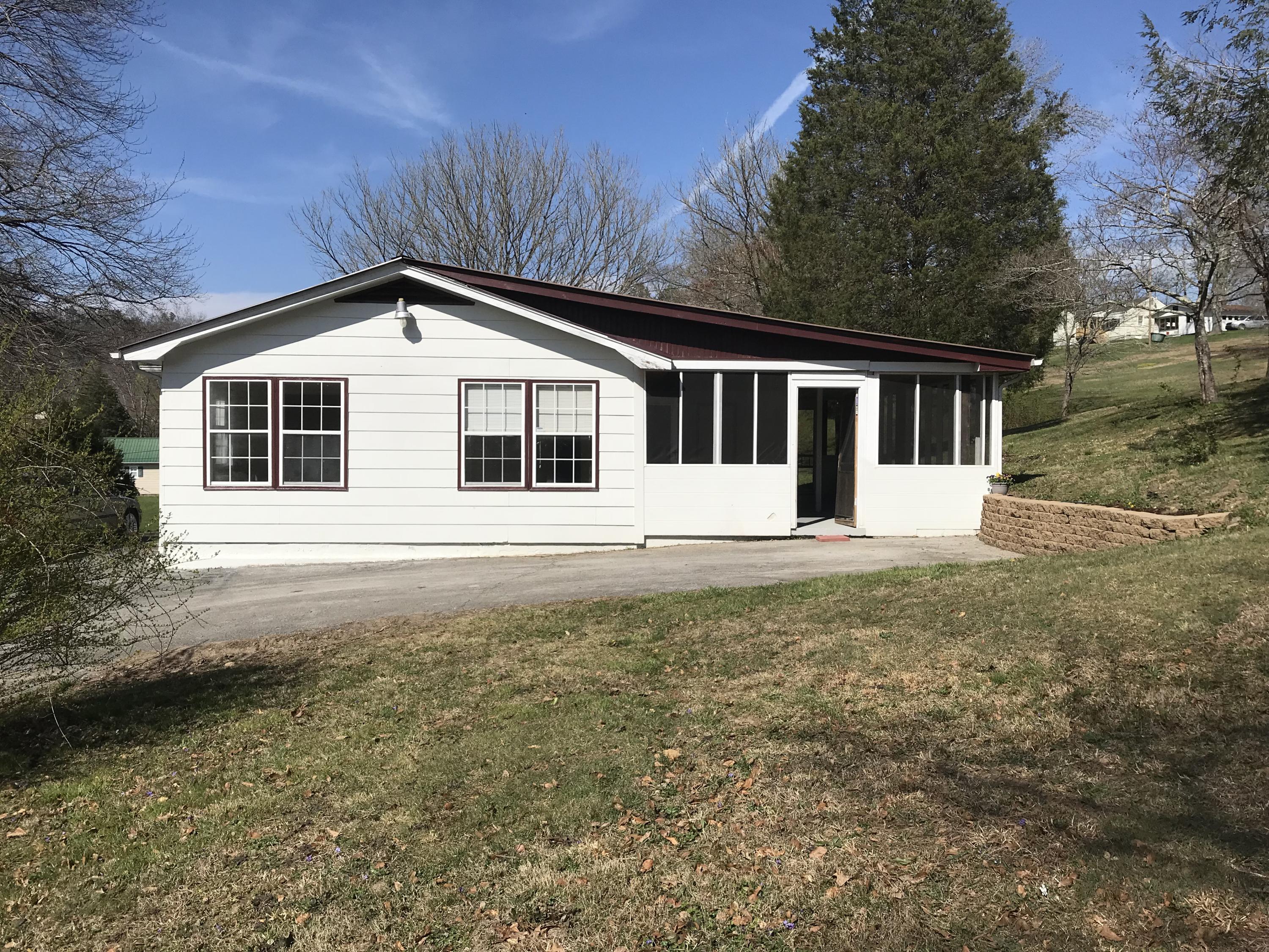 828 Cemetery Road Oliver Springs, TN 37840 - Photo 2 of 24 Drive View