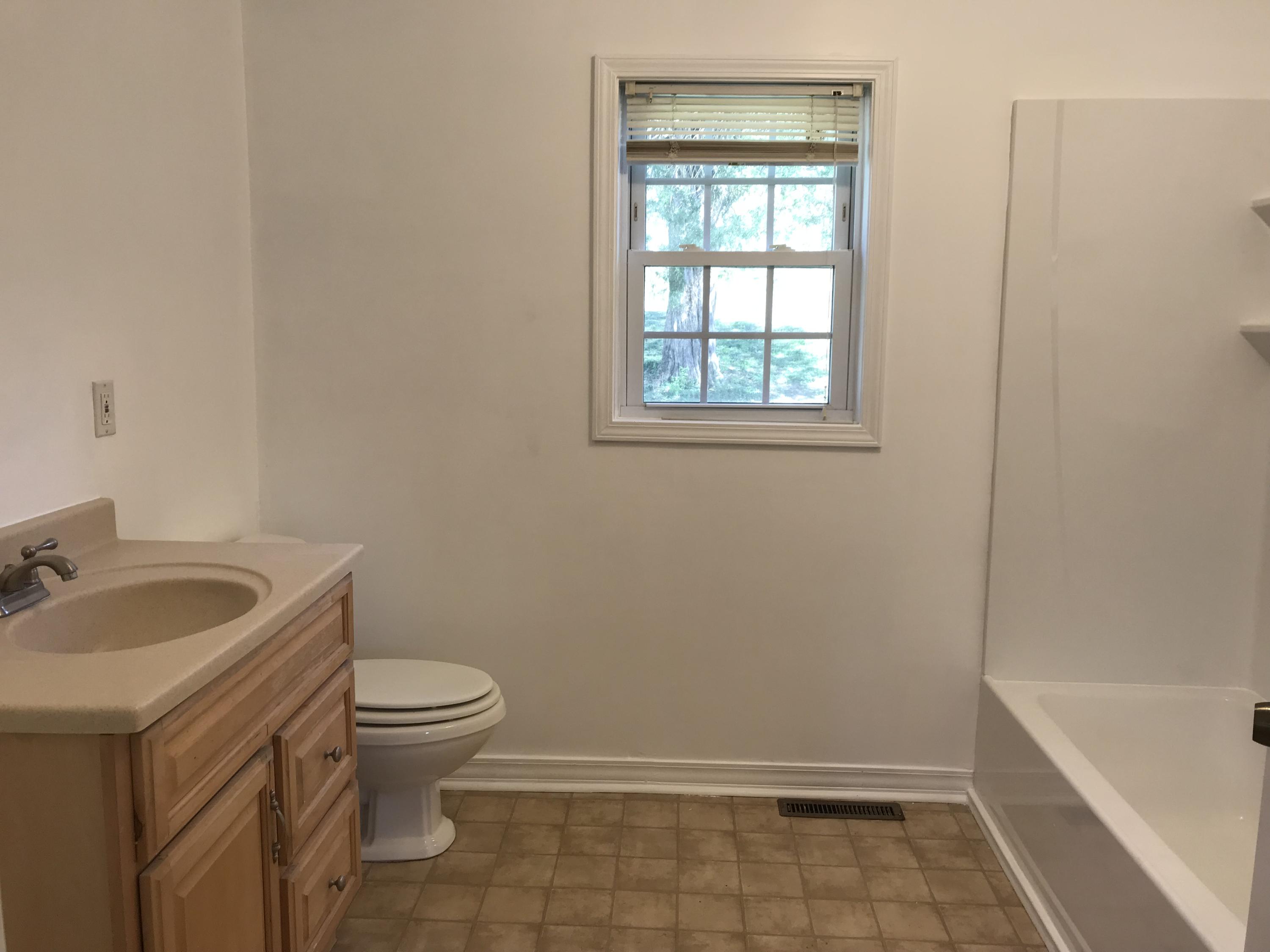 828 Cemetery Road Oliver Springs, TN 37840 - Photo 18 of 24 Spacious Bathroom