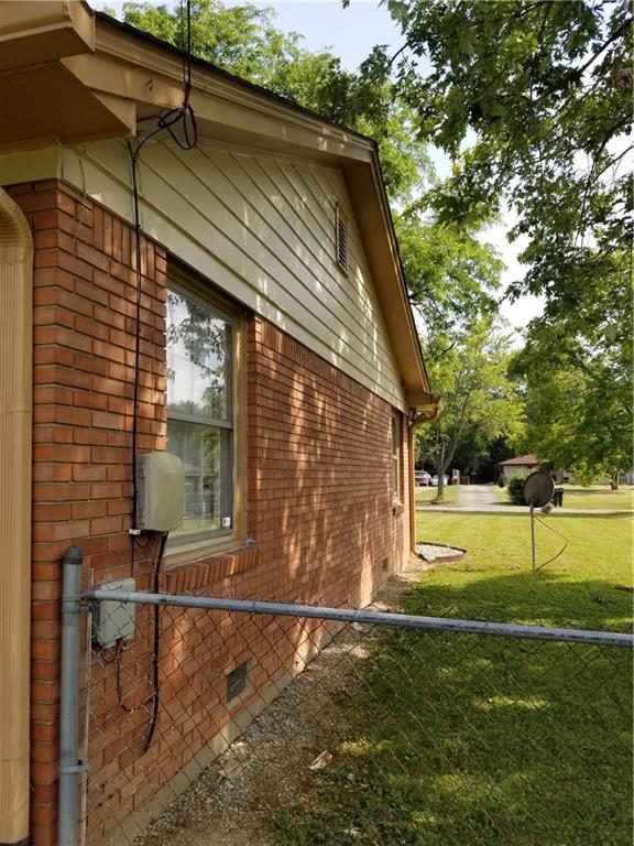 5202 Dickson Road Indianapolis, IN 46226 - Photo 6 of 45 Gallery Image 6