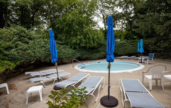 a view of a tennis court