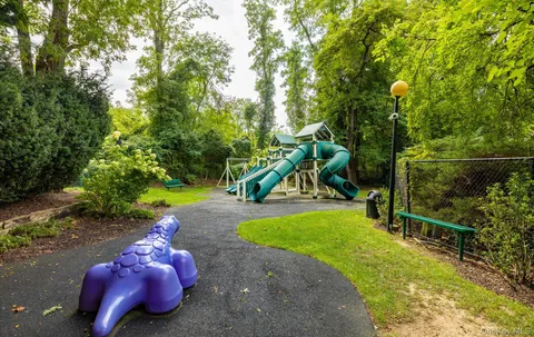 $849,888 | 105 Glen Way, Syosset, NY 11791