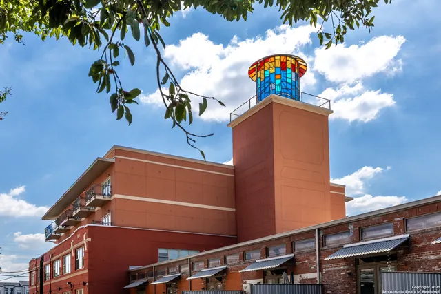 $3,300 | 1401 South Flores Street, Unit 202, San Antonio, TX 78204