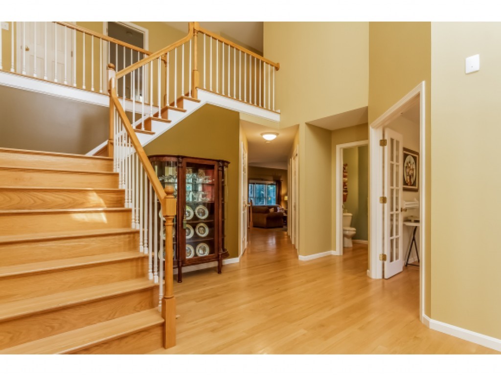 19 Springfield Circle Merrimack, NH 03054 - Photo 3 of 36