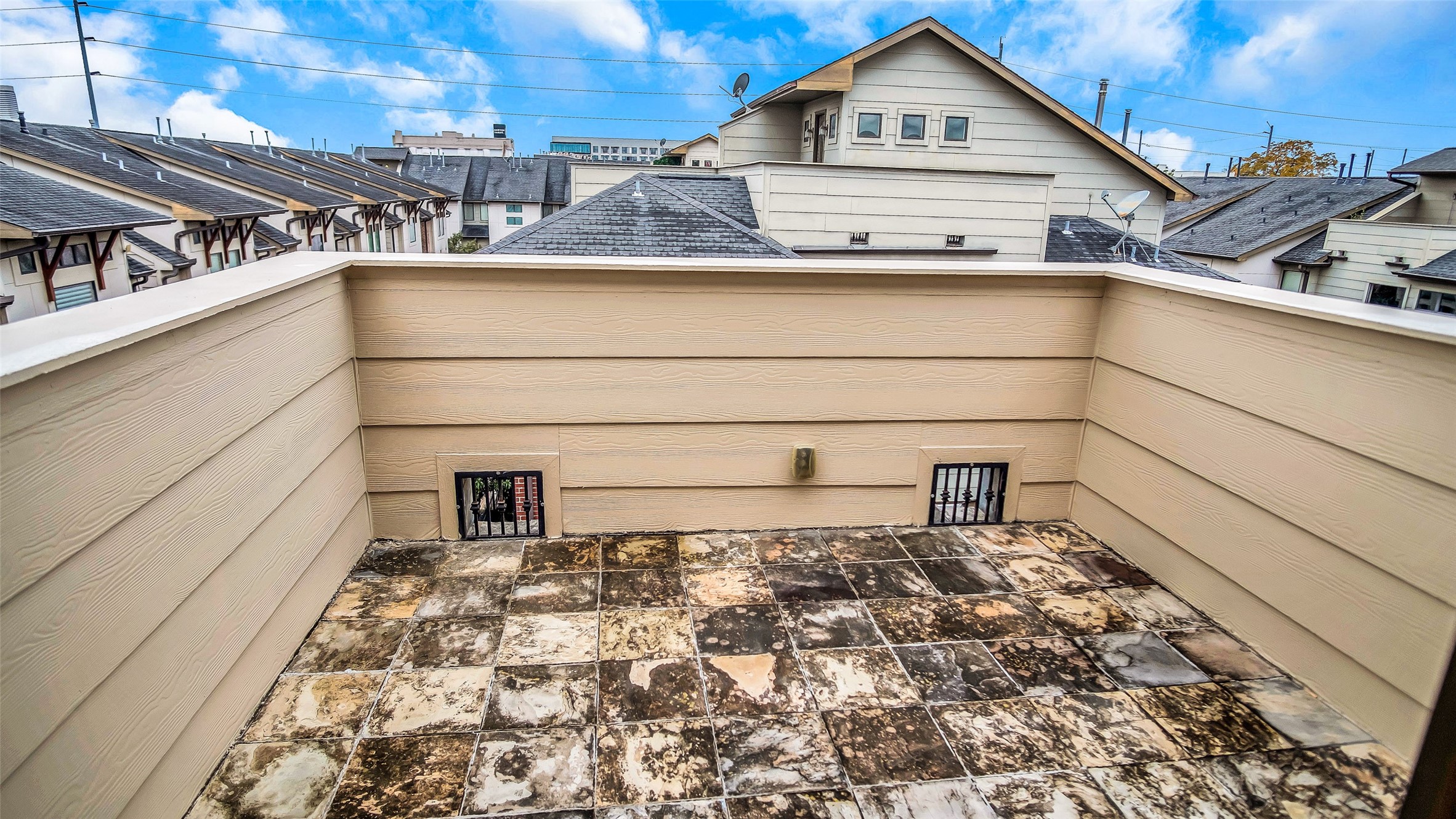 1611 Silver Street Houston, TX 77007 - Photo 21 of 32 a view of a house with a sink