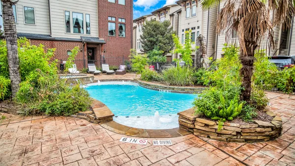 $3,100 | 1611 Silver Street, Houston, TX 77007