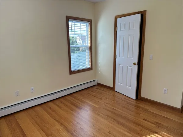 $1,900 | 471 Wood Street, Bristol, RI 02809