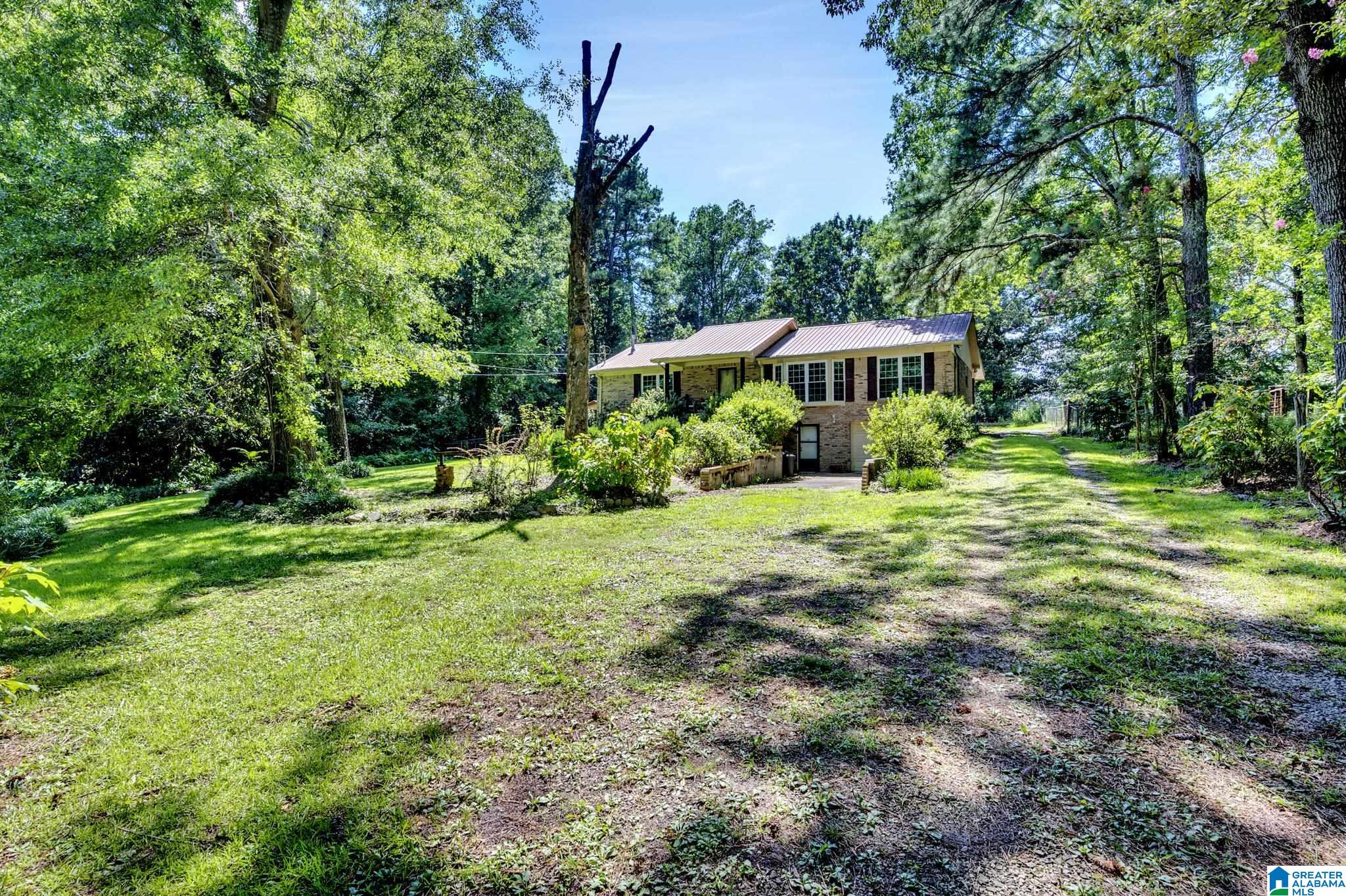 146 Davis Drive Sumiton, AL 35148 - Photo 2 of 26