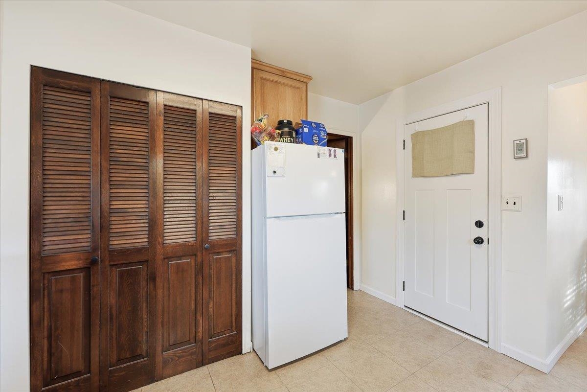 4904 North Stevens Street Spokane, WA 99205 - Photo 8 of 24