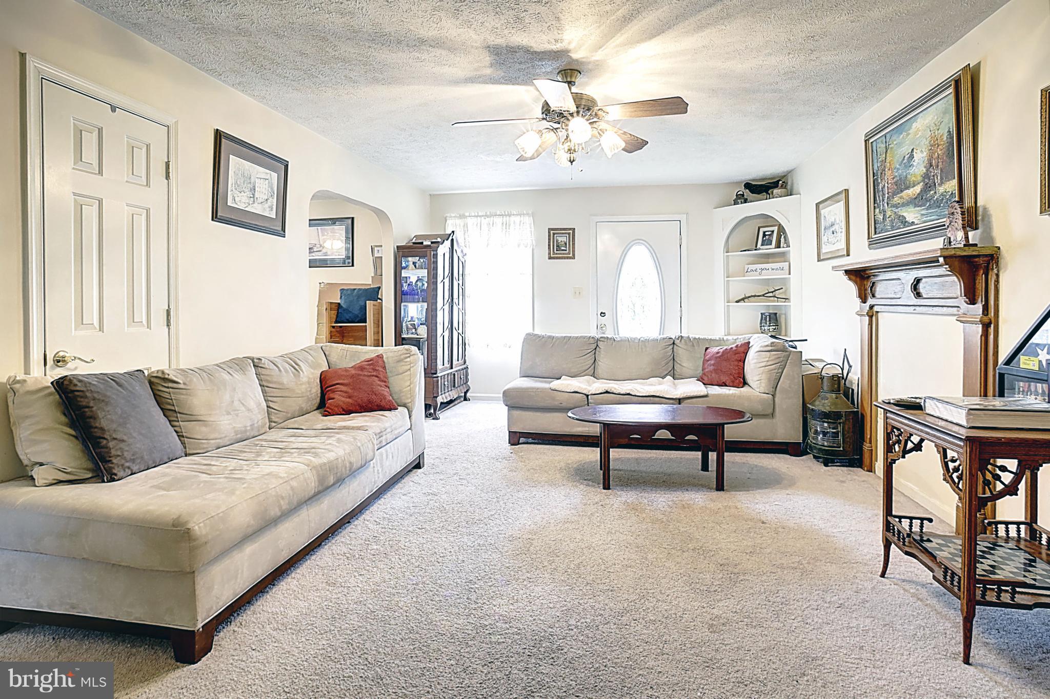7445 Carver Road Gainesville, VA 20155 - Photo 11 of 30 Family Room