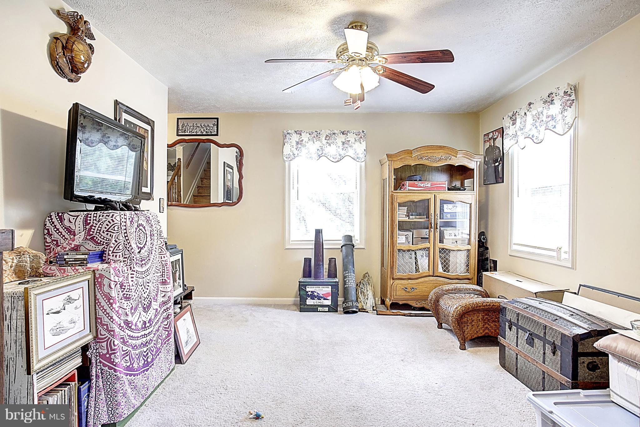 7445 Carver Road Gainesville, VA 20155 - Photo 13 of 30 Living Room