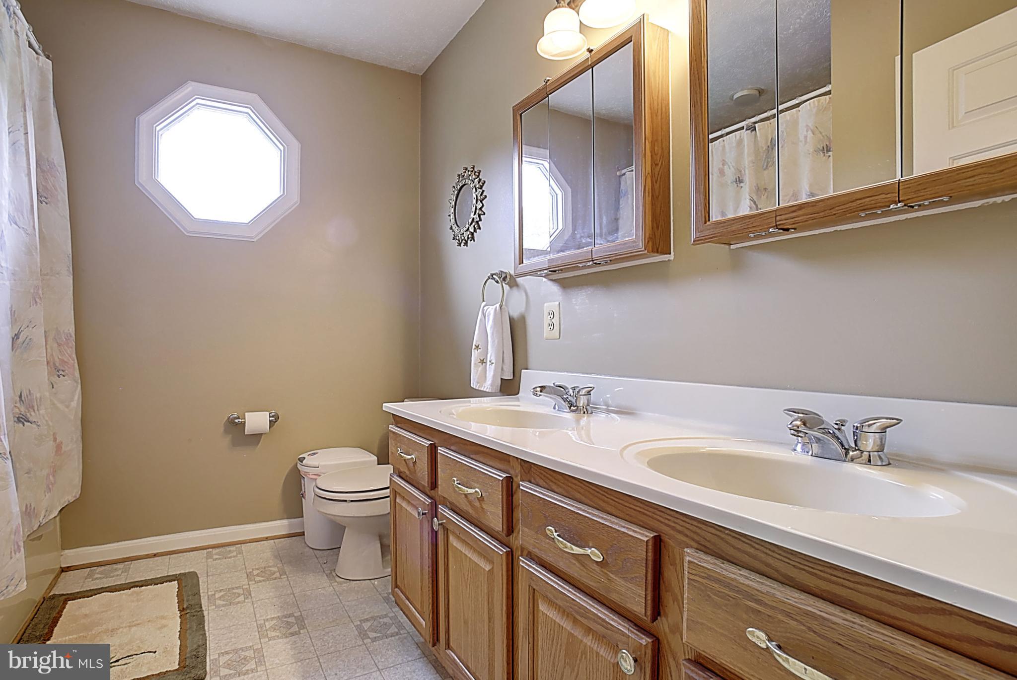7445 Carver Road Gainesville, VA 20155 - Photo 23 of 30 Bath