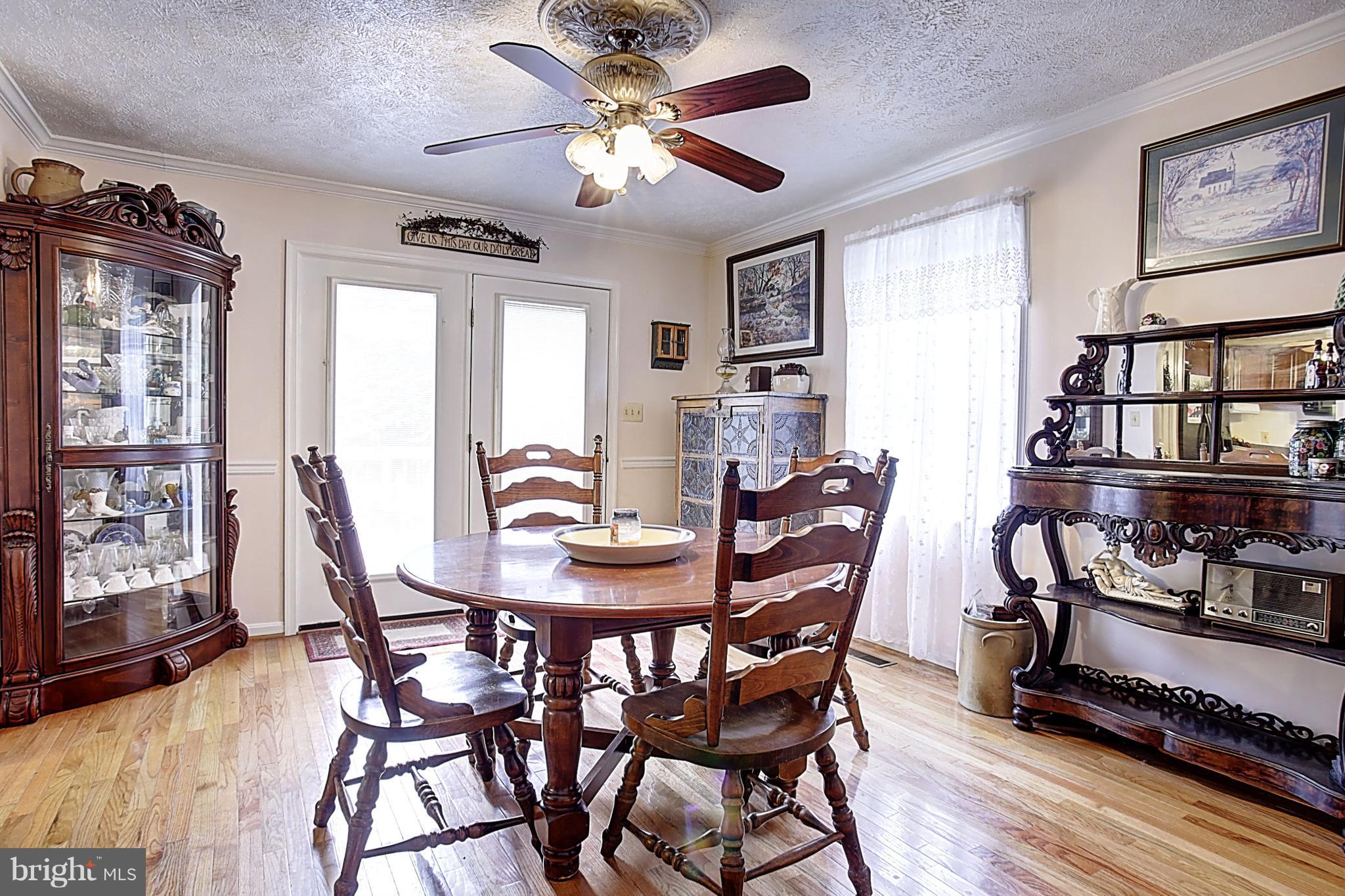 7445 Carver Road Gainesville, VA 20155 - Photo 8 of 30 Dining Room