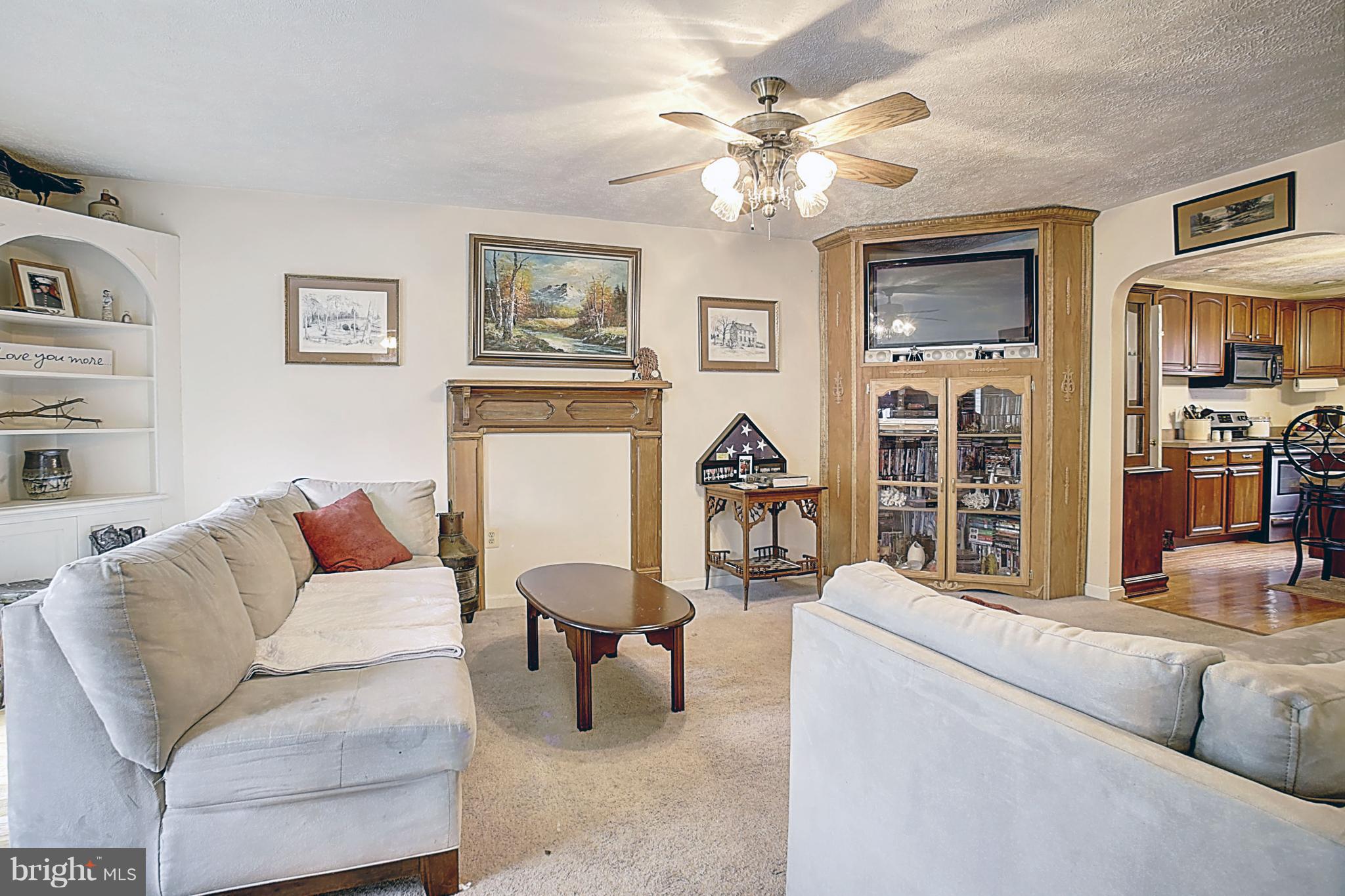 7445 Carver Road Gainesville, VA 20155 - Photo 9 of 30 Family Room