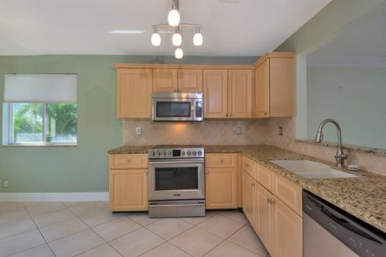 3401 Southeast 8th Street, Unit 1 Pompano Beach, FL 33062 - Photo 6 of 23 Photo 6
