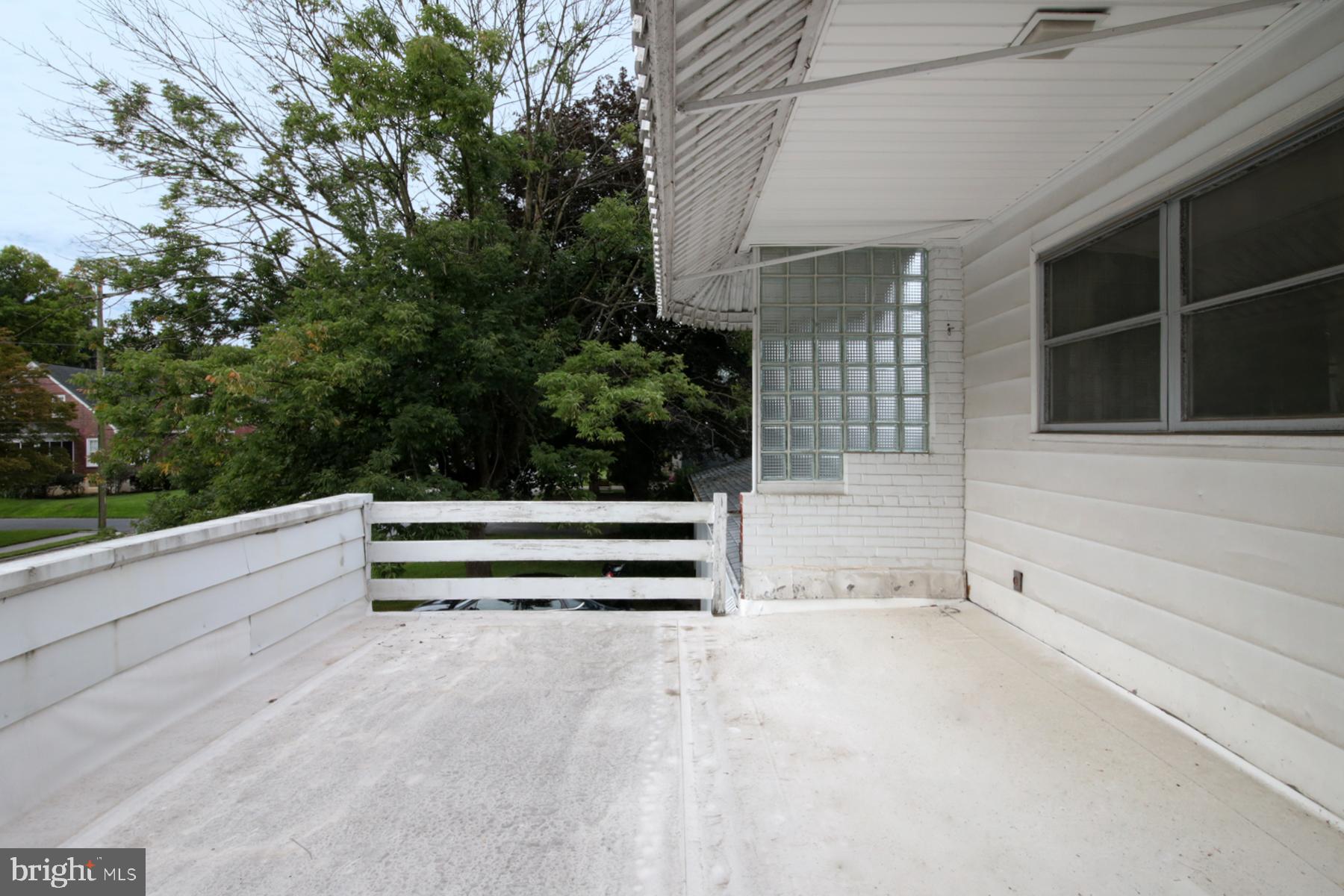 1031 Cornwall Road Lebanon, PA 17042 - Photo 23 of 40 Porch
