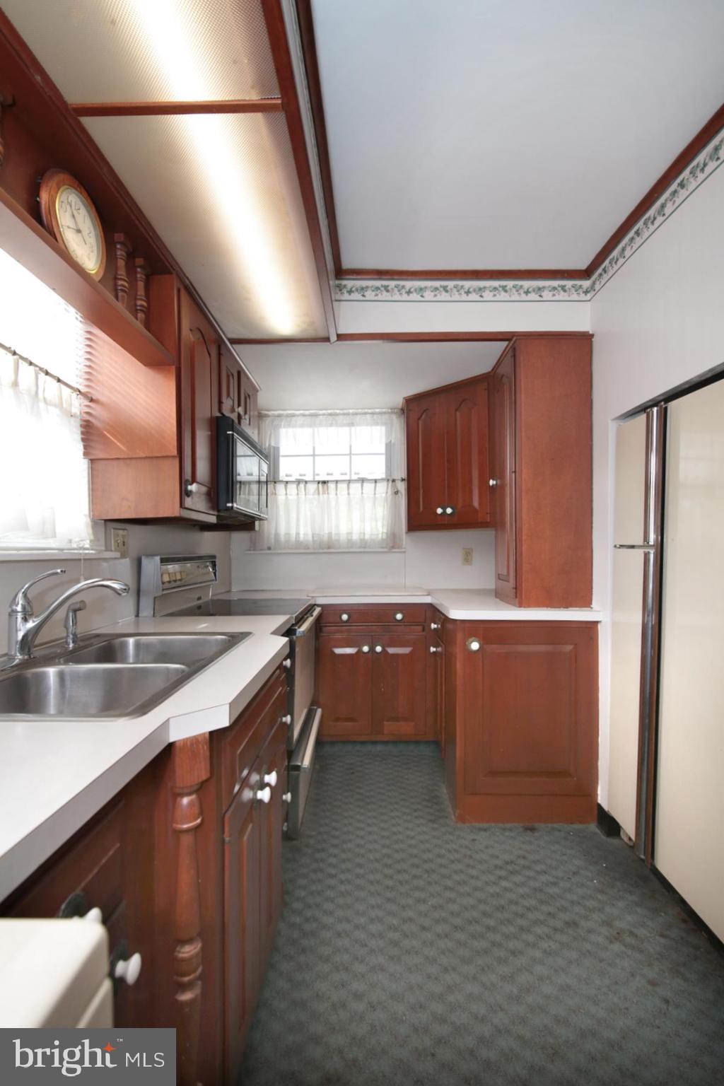 1031 Cornwall Road Lebanon, PA 17042 - Photo 10 of 40 Kitchen