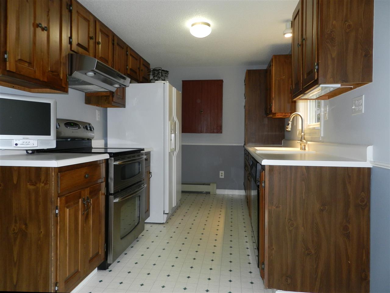 293 Goodwin Road Eliot, ME 03903 - Photo 5 of 32