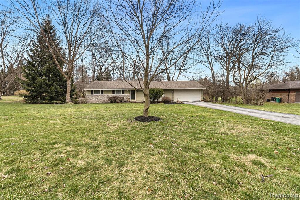 30960 Pear Ridge Farmington Hills, MI 48334 - Photo 2 of 38