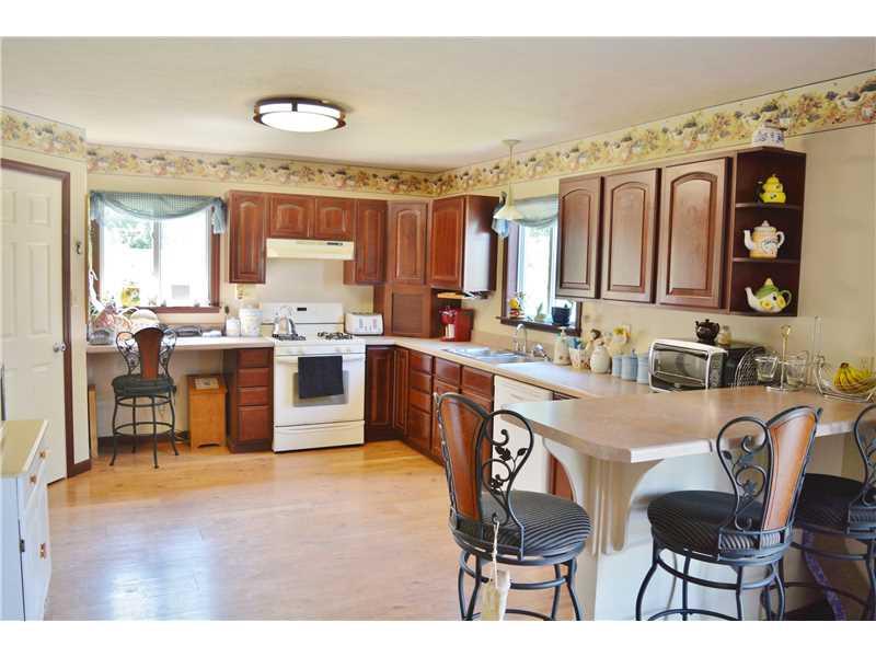 235 Kaufman Road Gibsonia, PA 15044 - Photo 3 of 25 Kitchen.