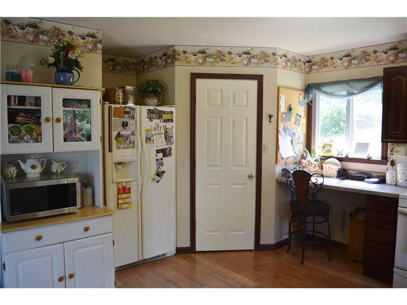 235 Kaufman Road Gibsonia, PA 15044 - Photo 10 of 25 Kitchen.