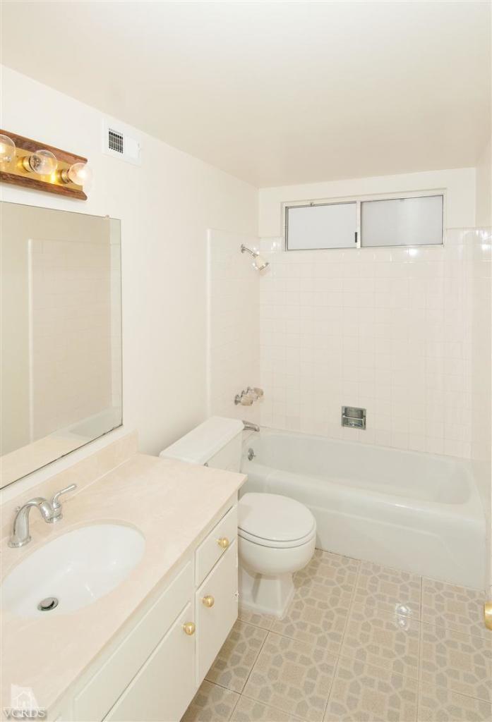 23 Kanan Road Oak Park, CA 91377 - Photo 8 of 12 Additional Photo