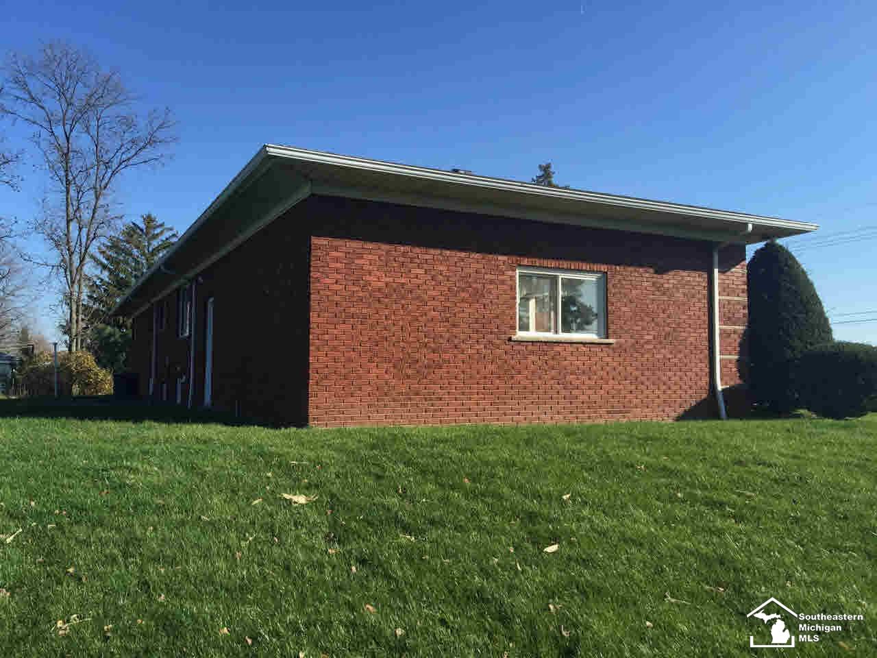 3924 Scofield Carleton Road Carleton, MI 48117 - Photo 22 of 23 Side View of Home