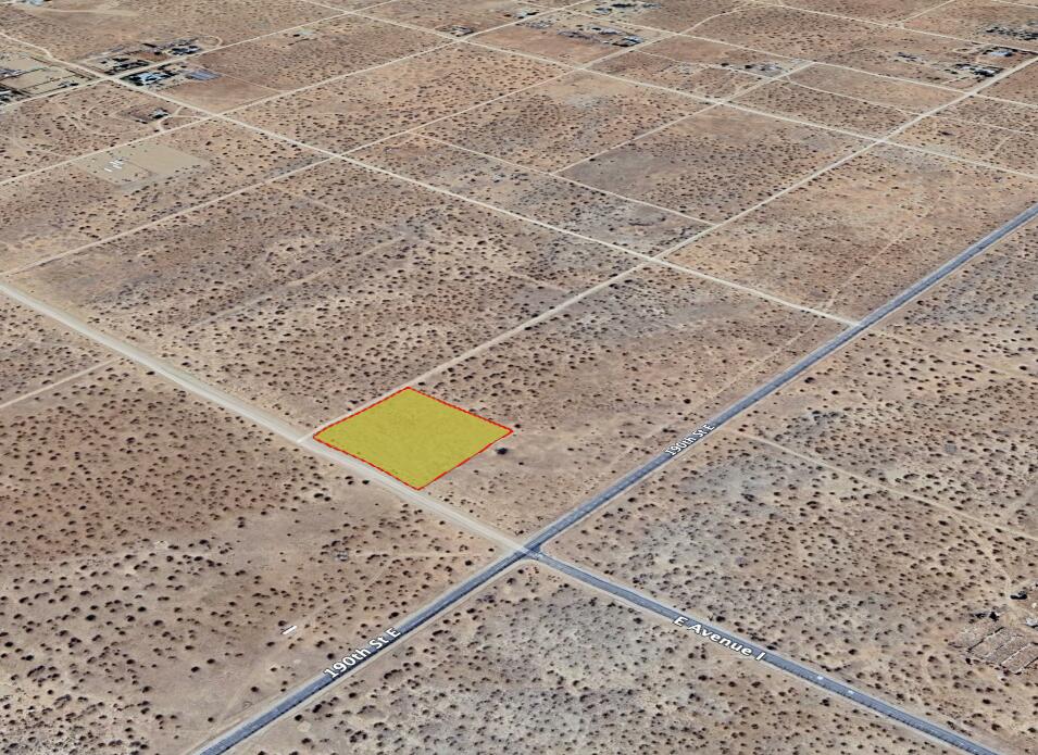 a view of a tennis court