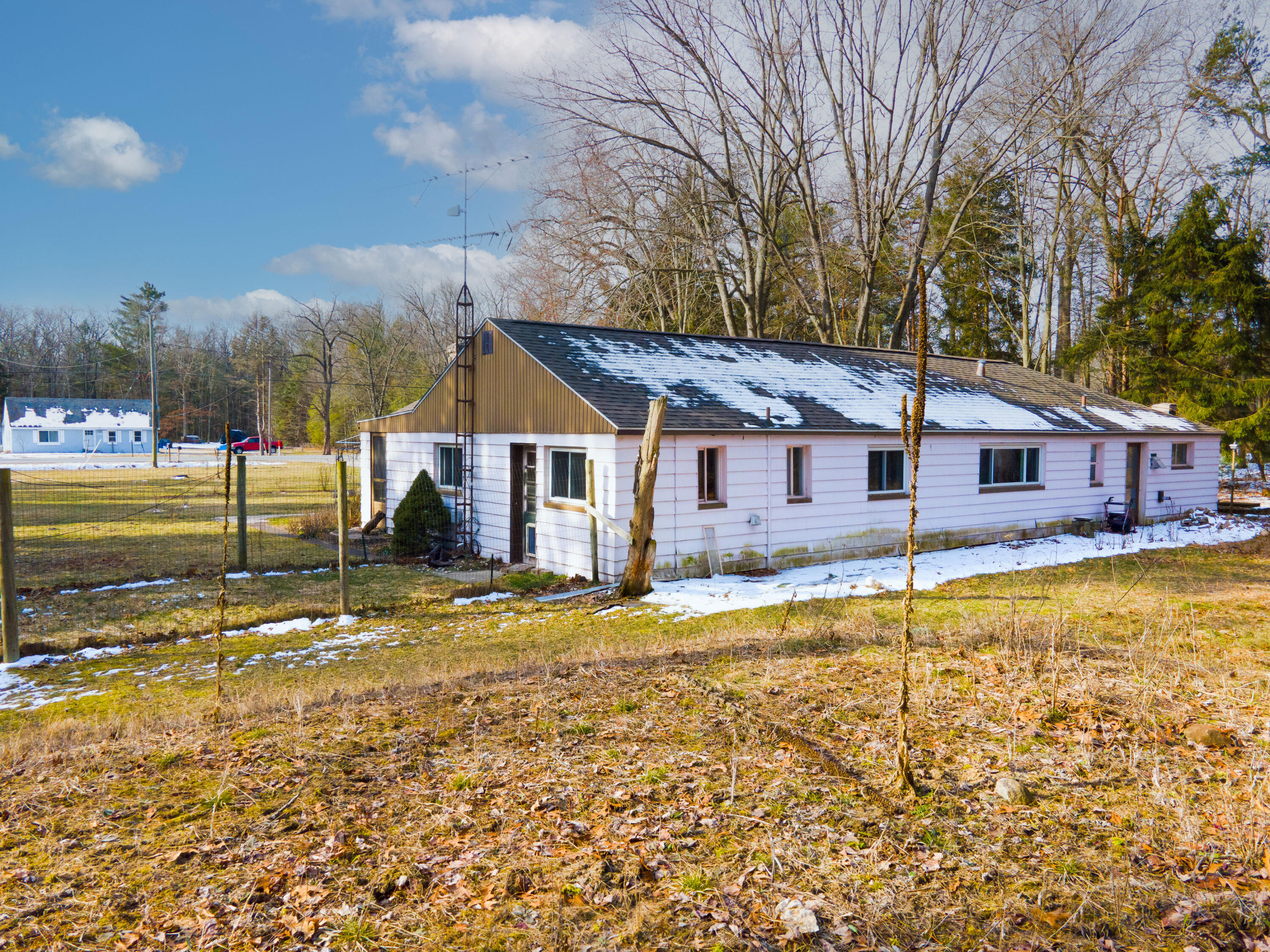 4174 West Giles Road Muskegon, MI 49445 - Photo 6 of 28 7. Rear Exterior - Left Corner
