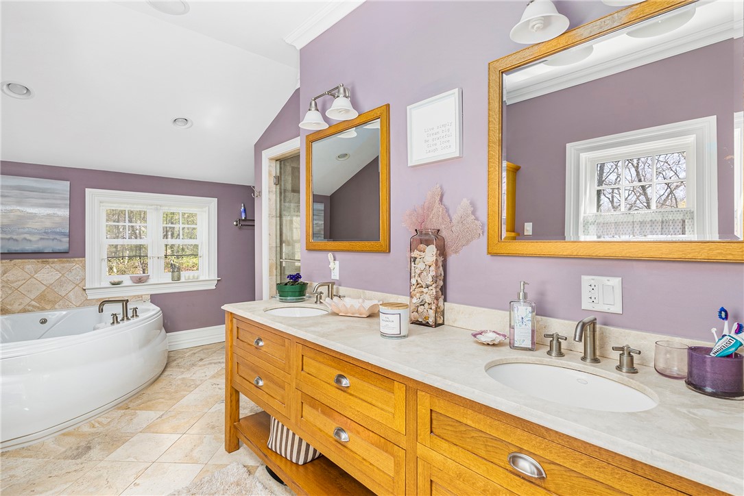 5790 Post Road Charlestown, RI 02813 - Photo 25 of 47 Master Bath