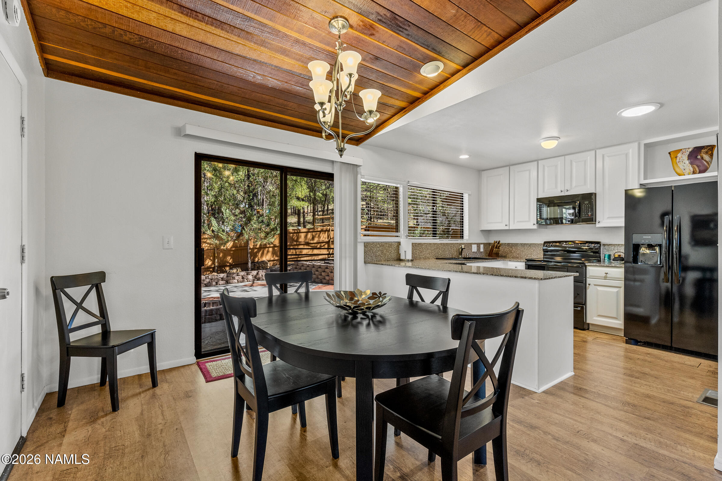 1886 North Edgewood Street Flagstaff, AZ 86004 - Photo 14 of 36 Kitchen and Dining
