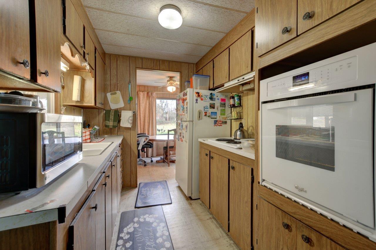 5748 Jerome Prairie Road Grants Pass, OR 97527 - Photo 13 of 43 13
