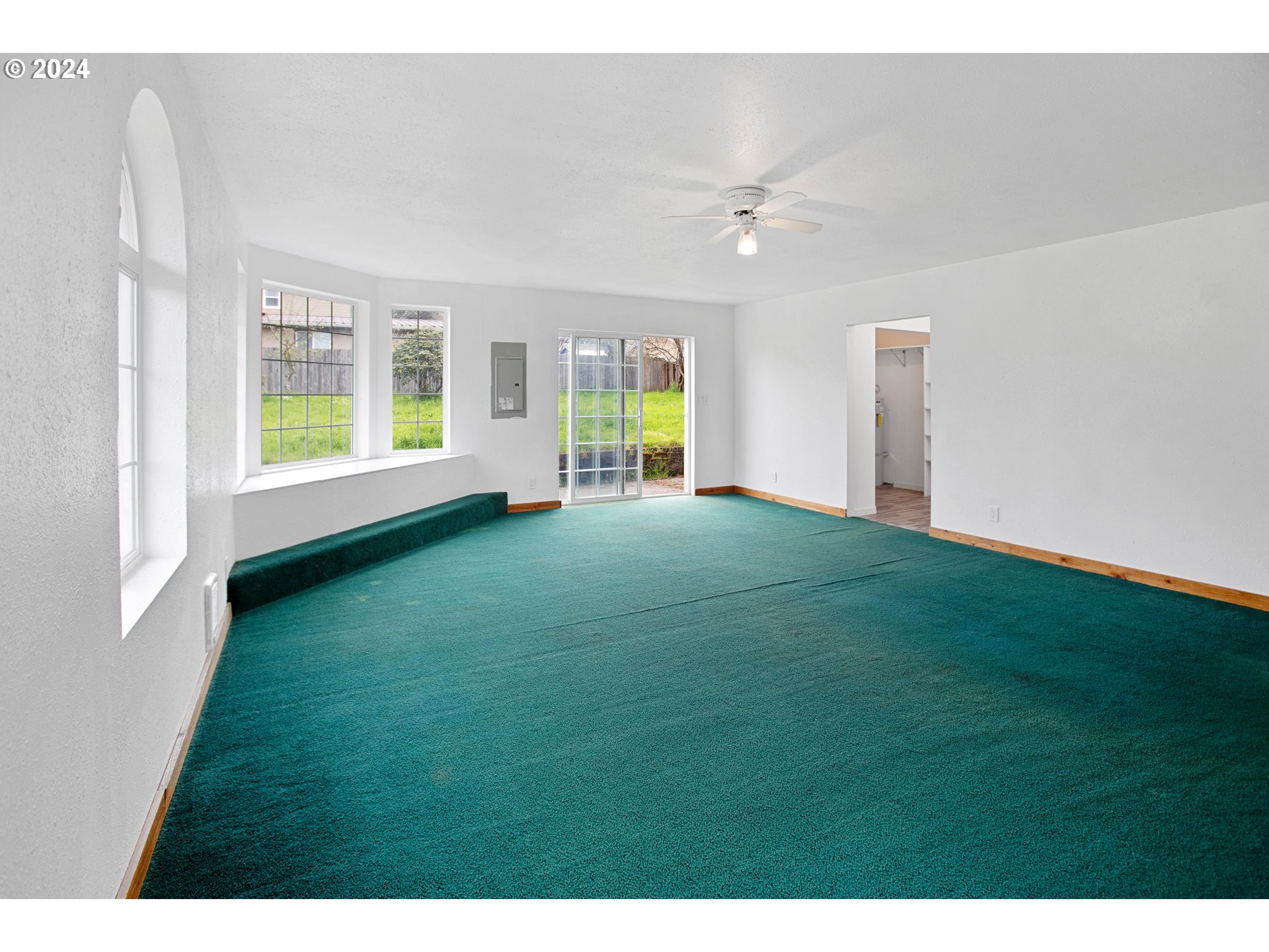 1648 View Street Myrtle Point, OR 97458 - Photo 4 of 19 Gallery Image 4