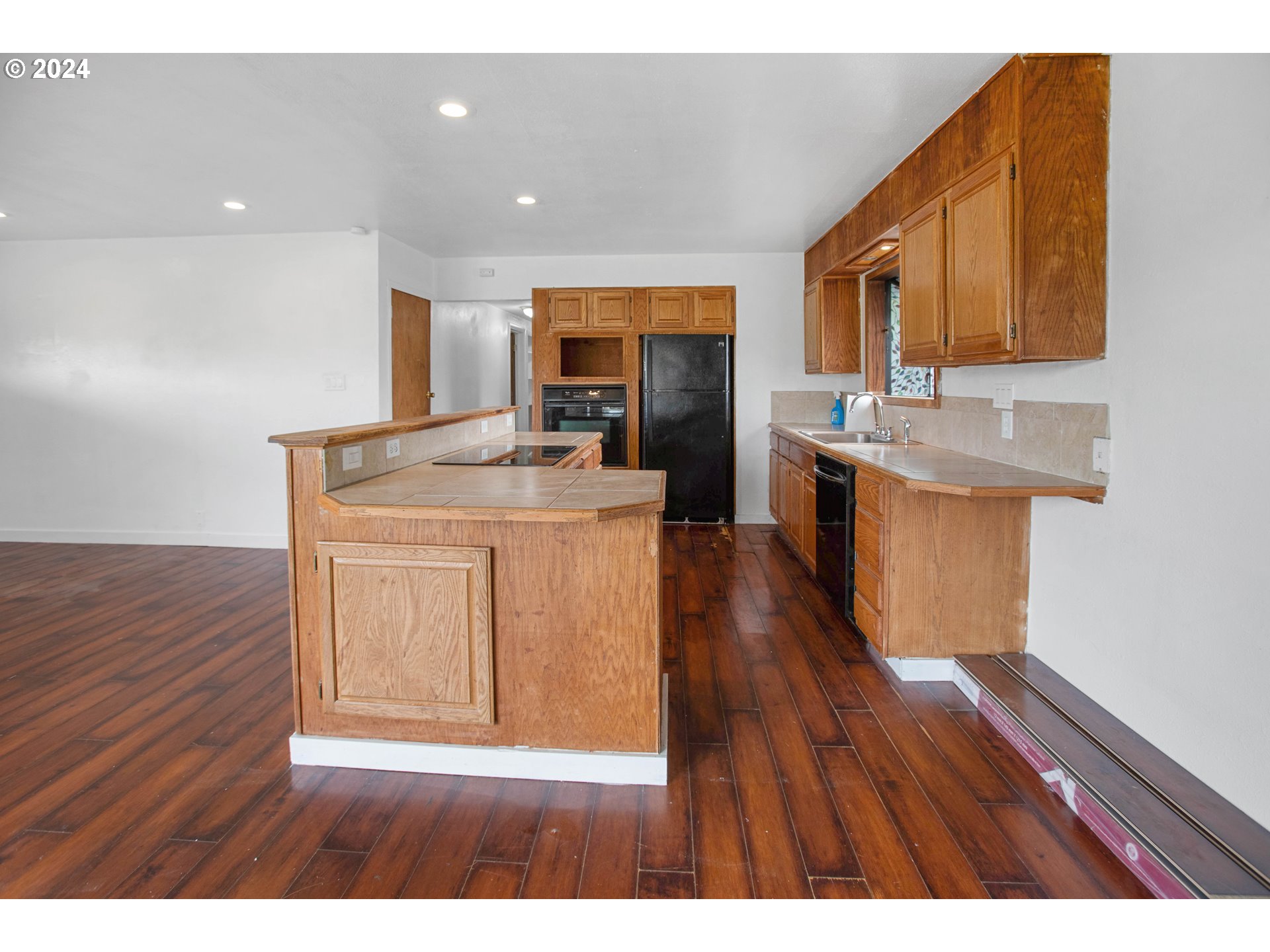 1648 View Street Myrtle Point, OR 97458 - Photo 5 of 19 Gallery Image 5