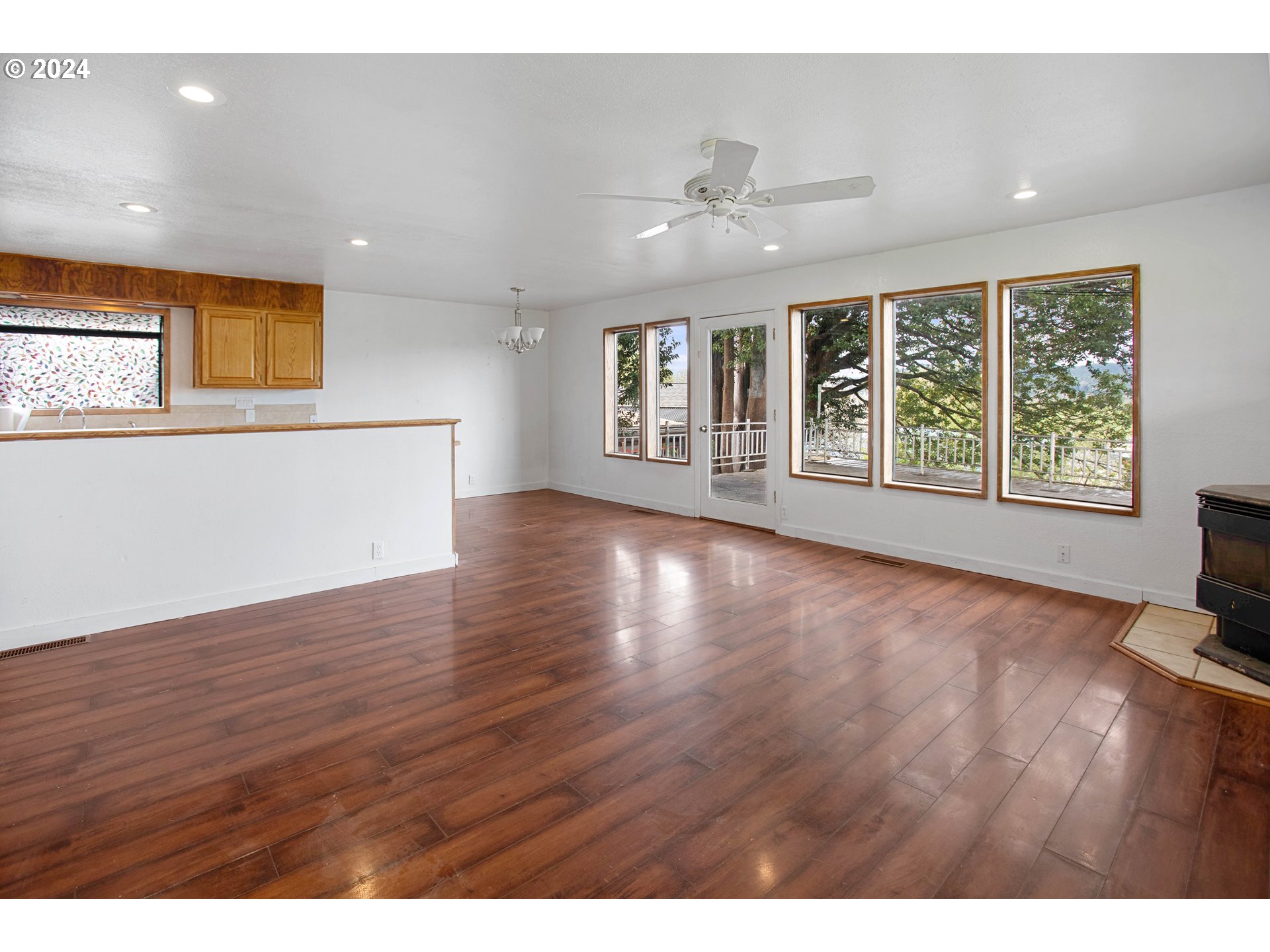 1648 View Street Myrtle Point, OR 97458 - Photo 6 of 19 Gallery Image 6