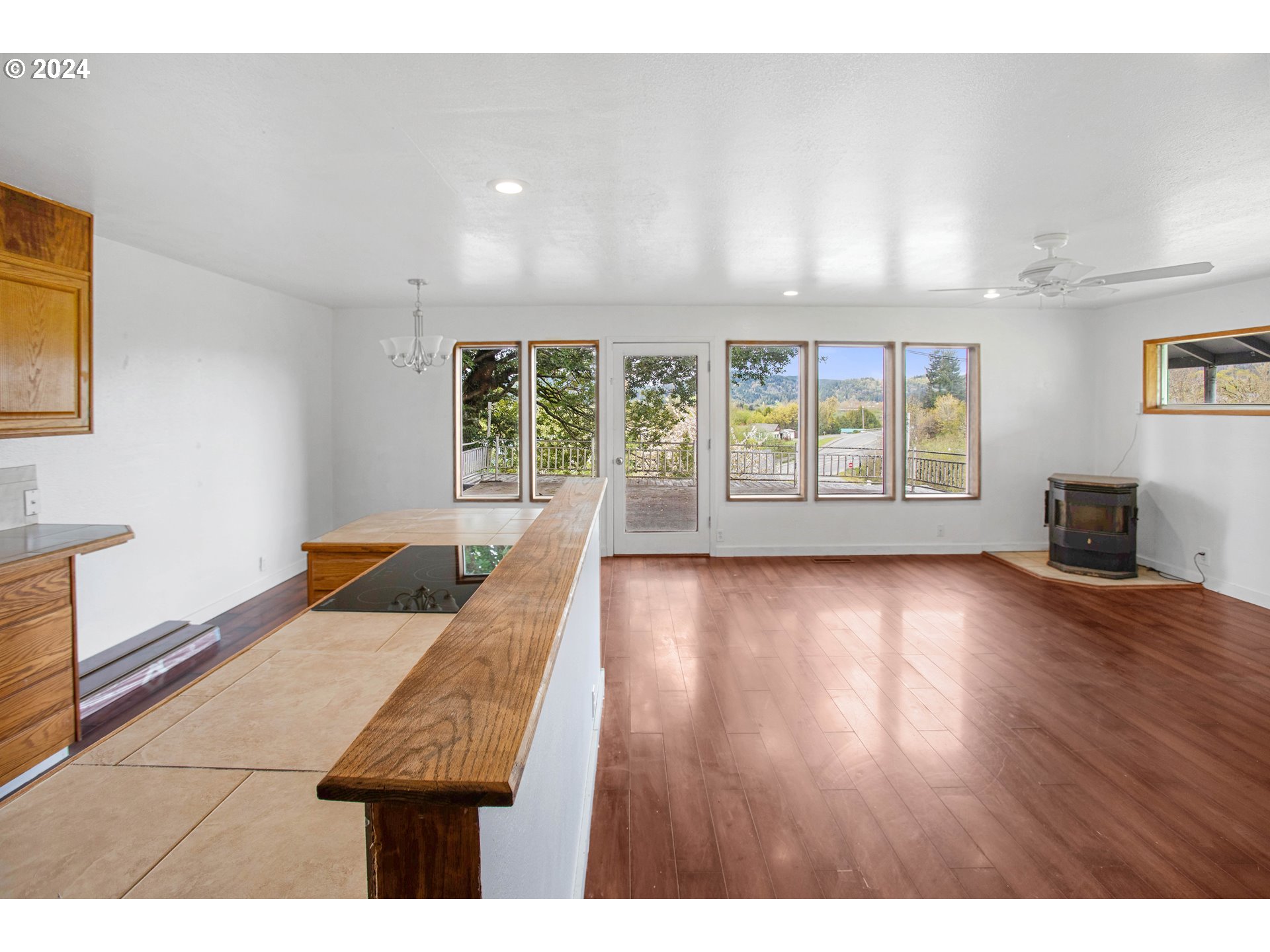 1648 View Street Myrtle Point, OR 97458 - Photo 9 of 19 Gallery Image 9