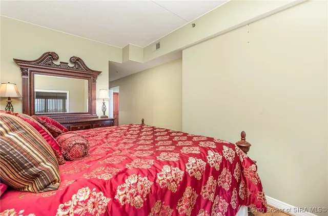 $1,500 | 1 Riverpointe Plaza, Unit 520, Jeffersonville, IN 47130