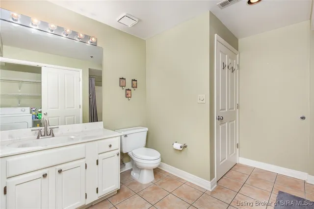 $1,500 | 1 Riverpointe Plaza, Unit 520, Jeffersonville, IN 47130