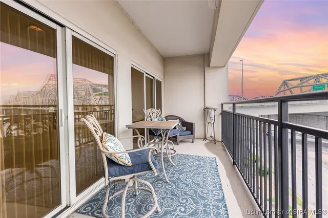 $1,500 | 1 Riverpointe Plaza, Unit 520, Jeffersonville, IN 47130