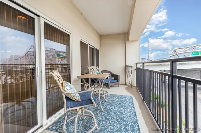 $1,500 | 1 Riverpointe Plaza, Unit 520, Jeffersonville, IN 47130